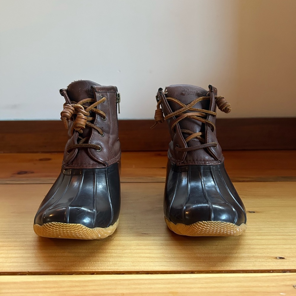 Sperry women’s saltwater duck boots